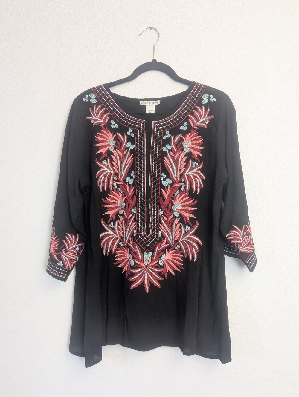 Cute Options Embroidered Tunic Black Boho Scoop Neck 3/4 Sleeve Rayon Medium